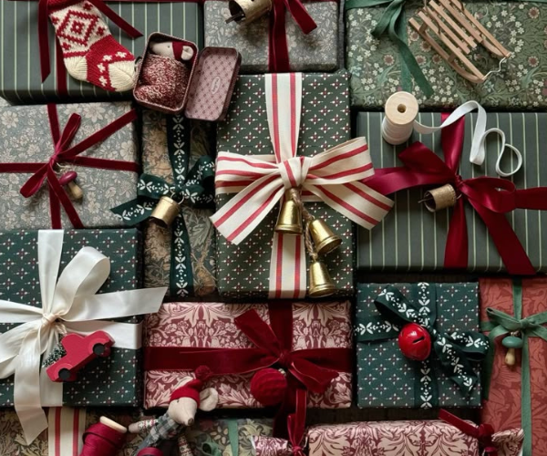 vintage inspired christmas wrap