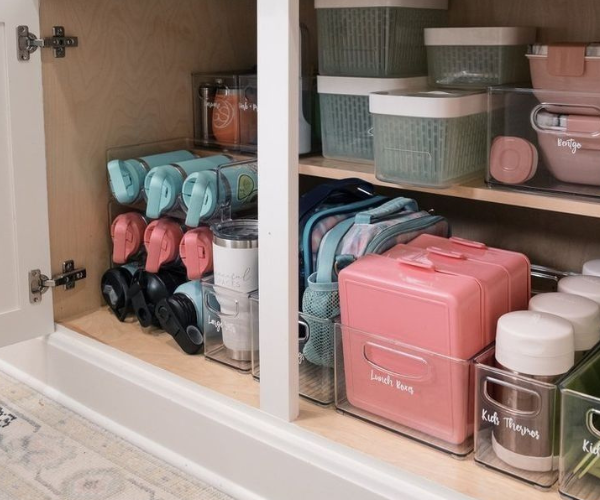 Lunchbox and water bottle organization