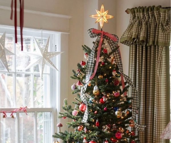 Cottage Inspired Christmas Decor Ideas